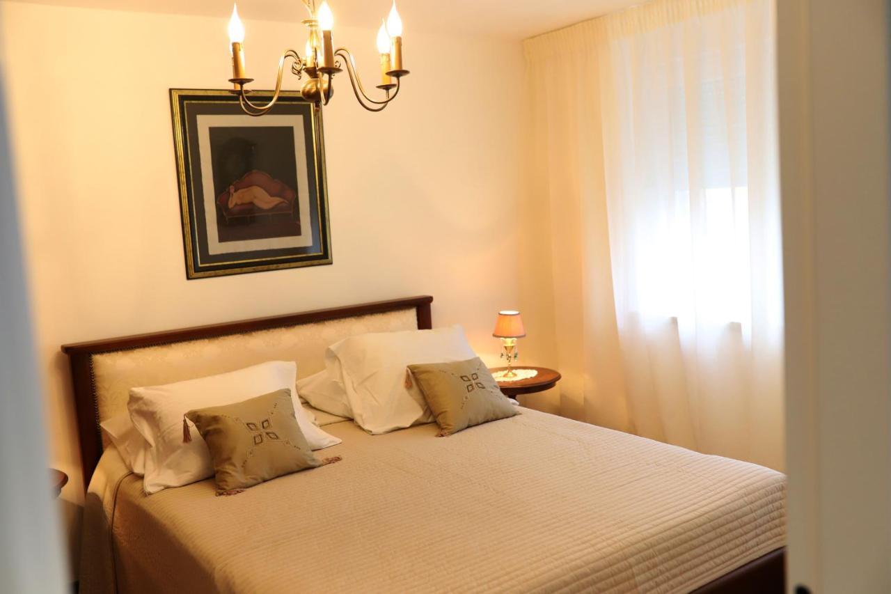 Apartment Blaoss Karlovac Bagian luar foto