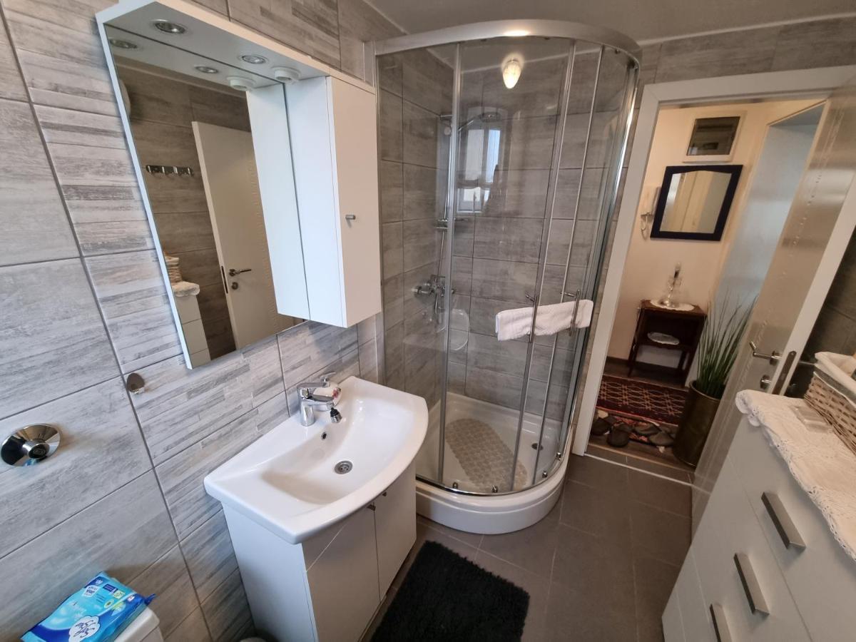 Apartment Blaoss Karlovac Bagian luar foto