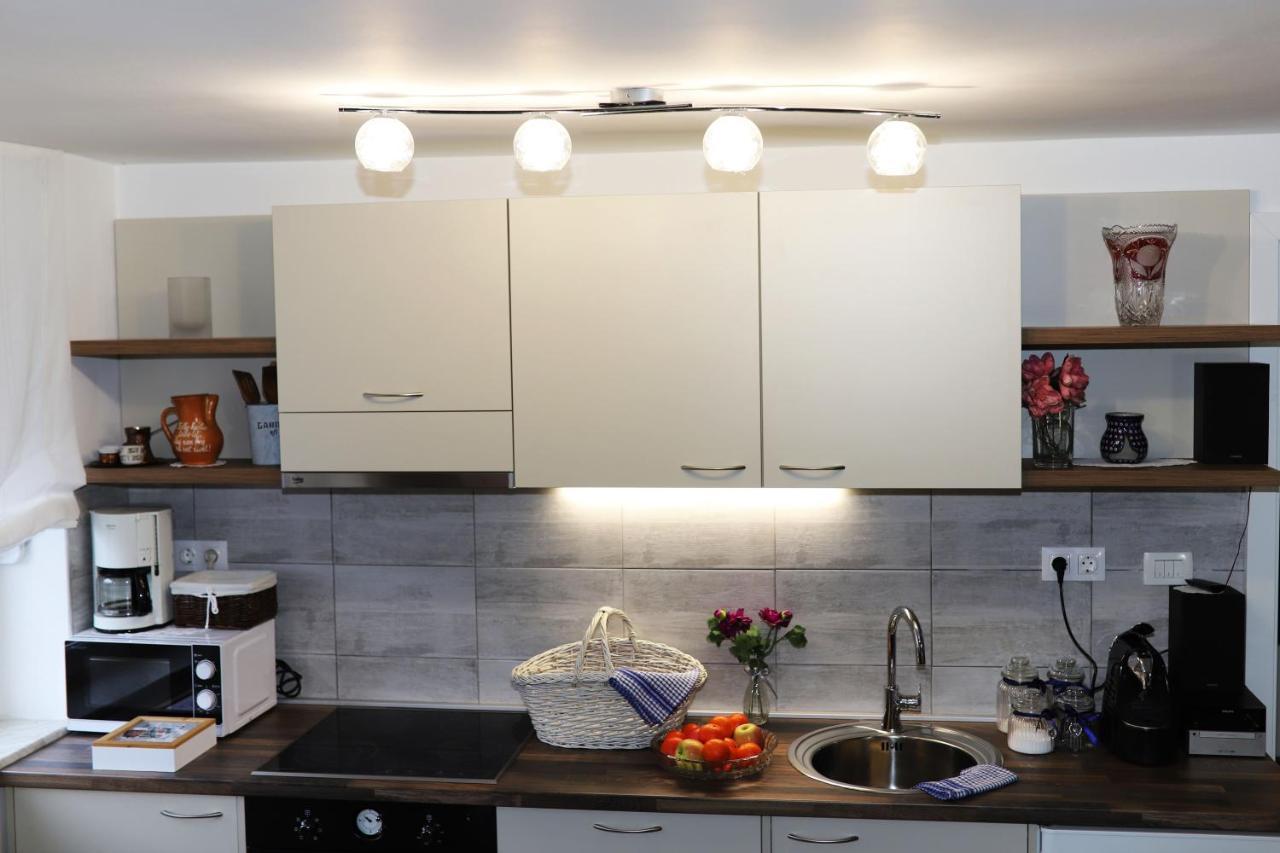 Apartment Blaoss Karlovac Bagian luar foto