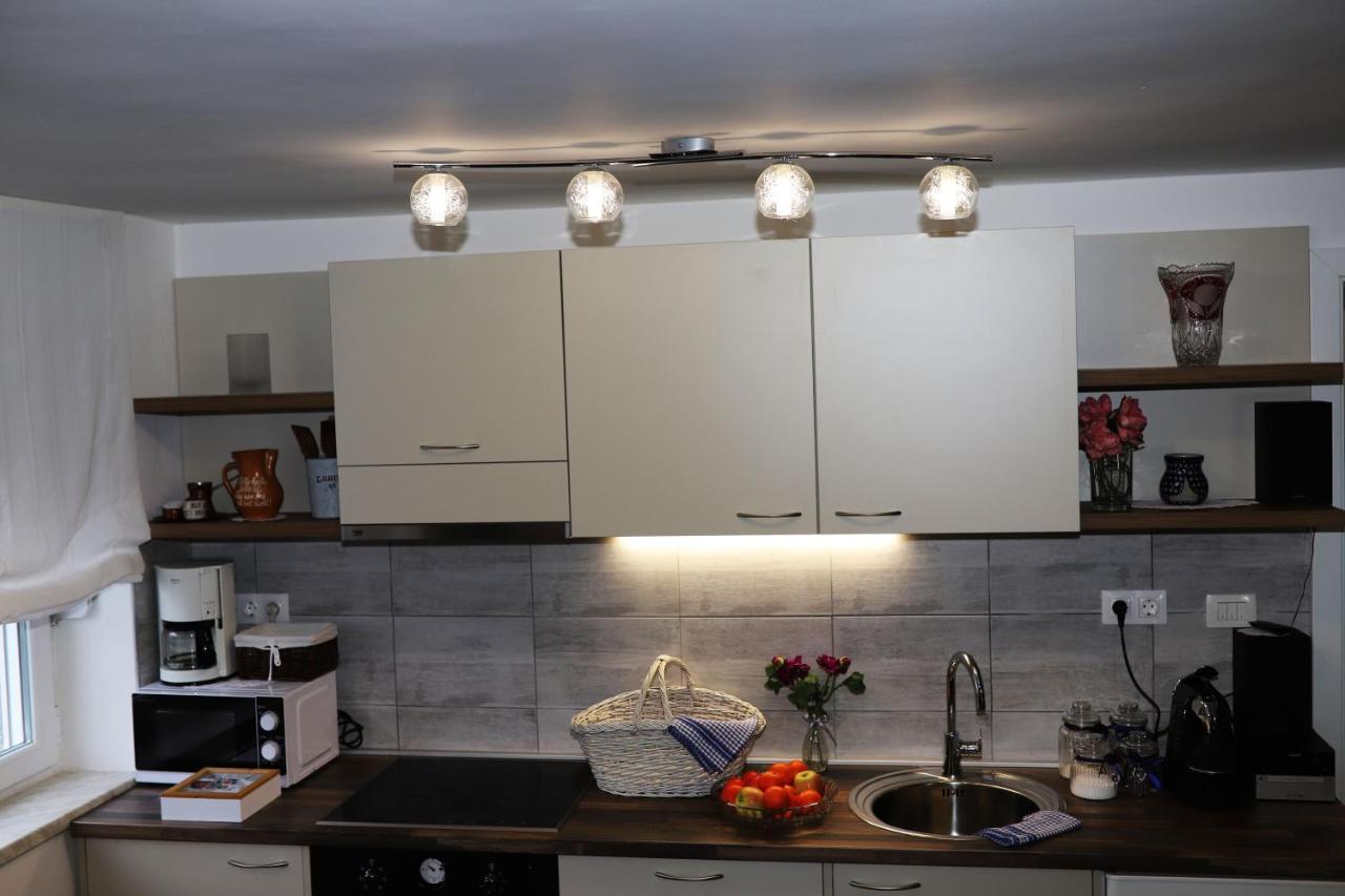Apartment Blaoss Karlovac Bagian luar foto